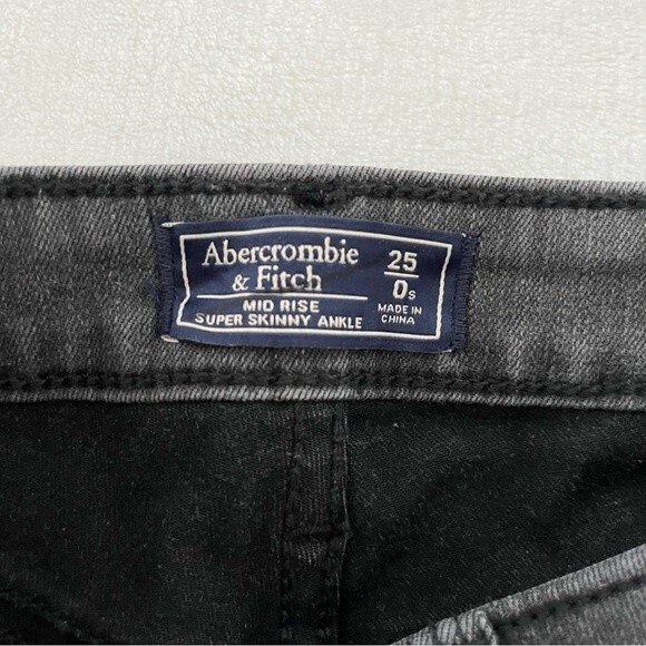 Abercrombie & Fitch Star Mid-Rise Super Skinny Black Ankle Jeans, Size 25 - Picture 11 of 14